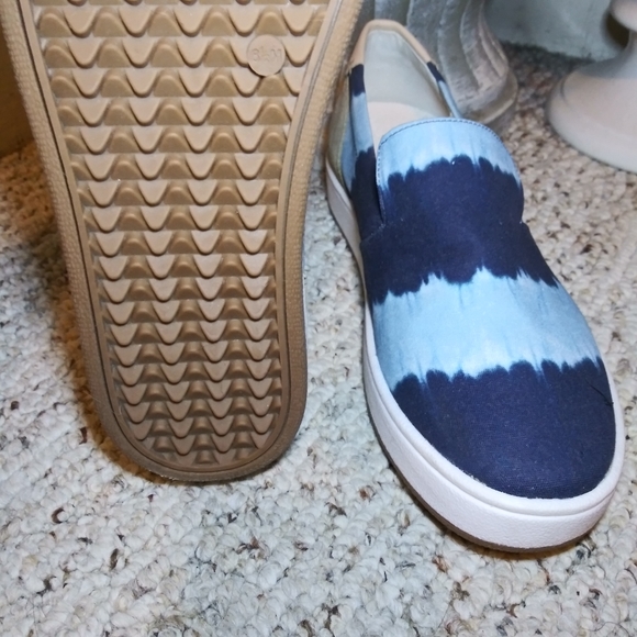 Lucky Brand Hadie Boho Blue & Tan Tie Dyed Slip-On Sneakers - Picture 7 of 8